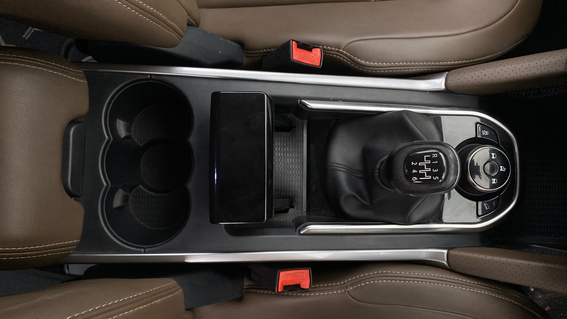 View 2019 Tata Harrier XE Image 40 Used 2019 Tata Harrier XE Image 40