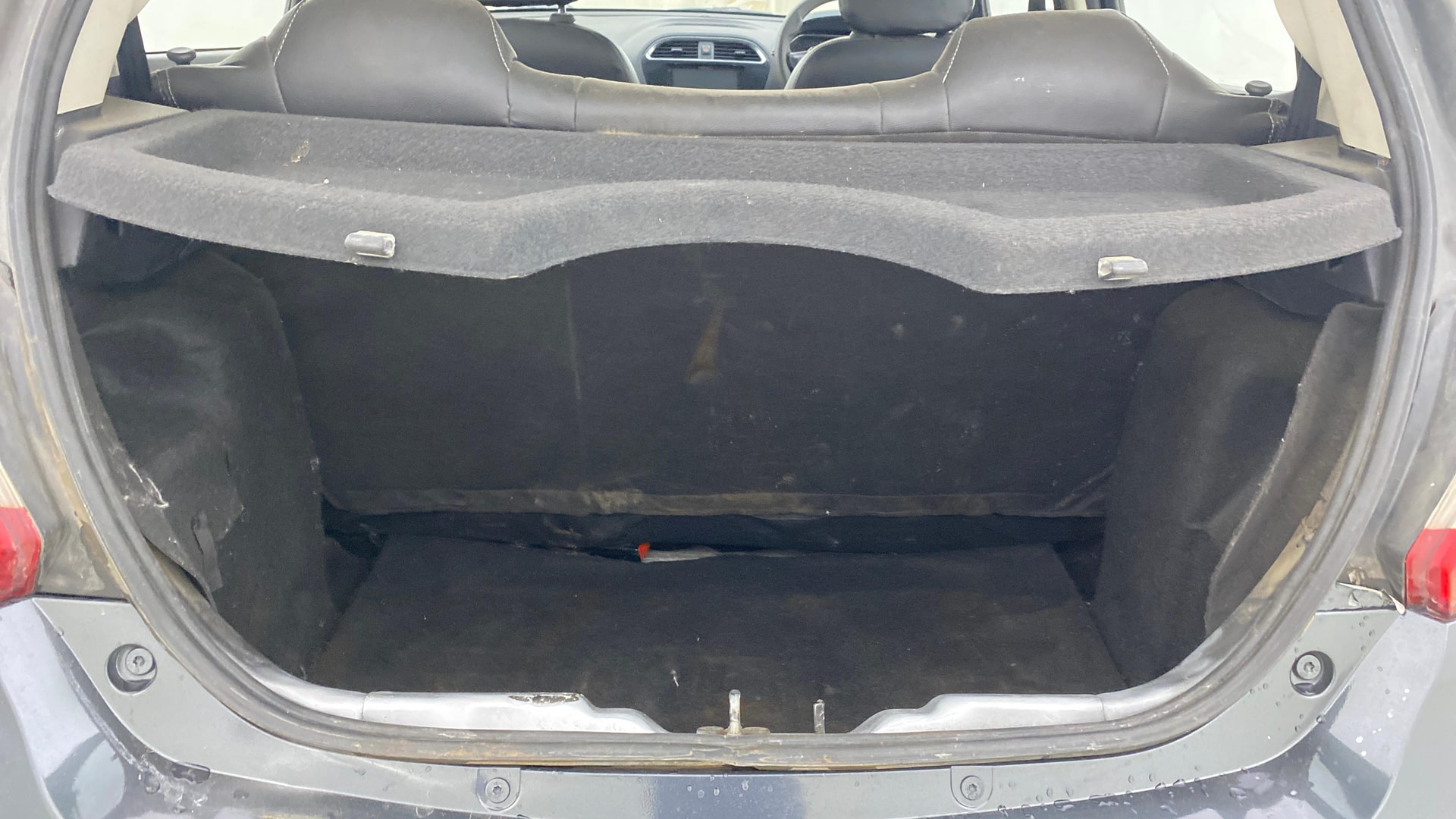 View 2023 Tata Tiago Revotorq XB Image 10 Used 2023 Tata Tiago Revotorq XB Image 10