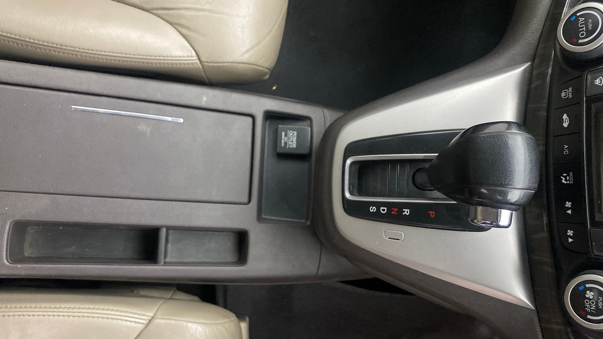 View 2015 Honda CR-V 2.0L AT Petrol Image 41 Used 2015 Honda CR-V 2.0L AT Petrol Image 41