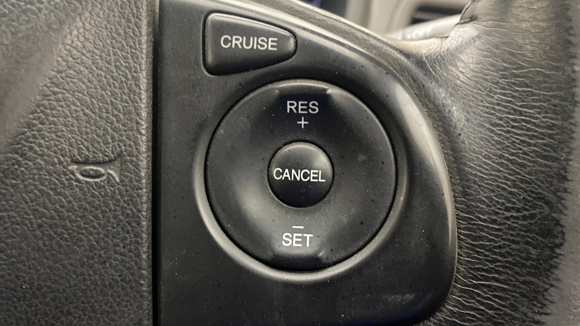View 2015 Honda CR-V 2.0L AT Petrol Image 3 Used 2015 Honda CR-V 2.0L AT Petrol Image 3