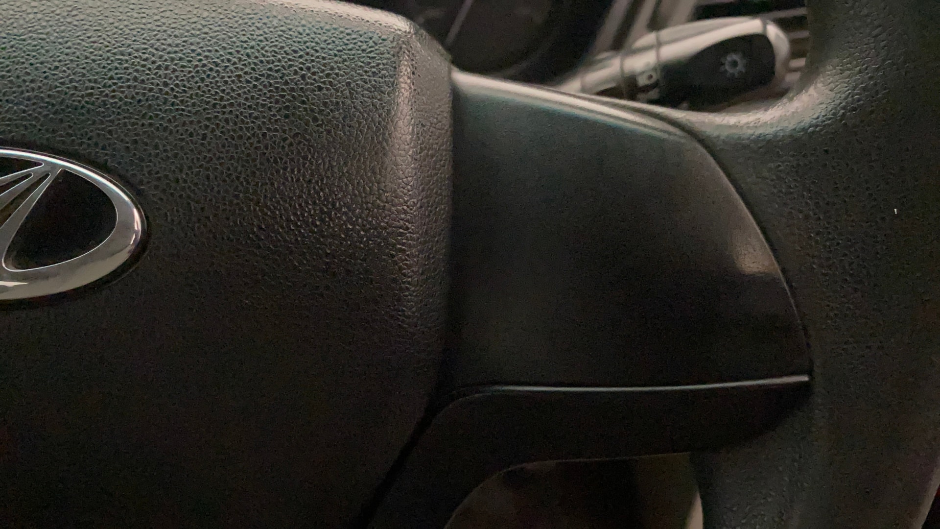 View 2020 Mahindra Marazzo M2 8-Seater Image 3 Used 2020 Mahindra Marazzo M2 8-Seater Image 3