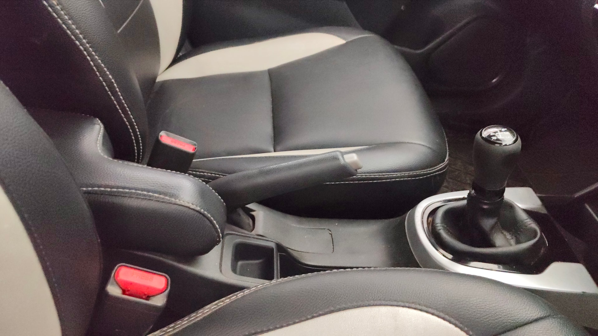 View 2019 Honda WR-V S MT Diesel Edge Edition Image 39 Used 2019 Honda WR-V S MT Diesel Edge Edition Image 39