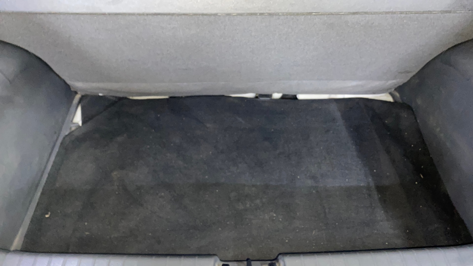 View 2024 Hyundai Grand i10 Nios Sportz Petrol AMT Image 7 Used 2024 Hyundai Grand i10 Nios Sportz Petrol AMT Image 7