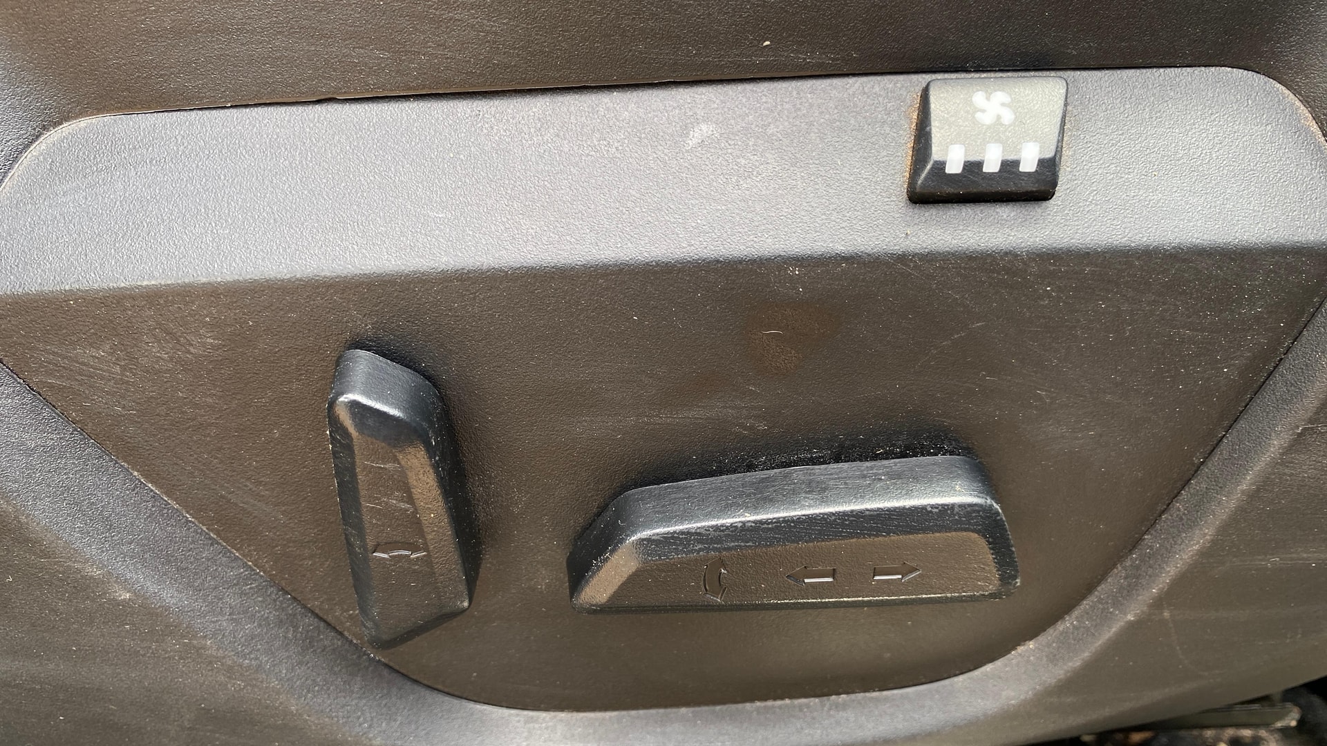 View 2023 Tata Safari XZA Plus Image 12 Used 2023 Tata Safari XZA Plus Image 12