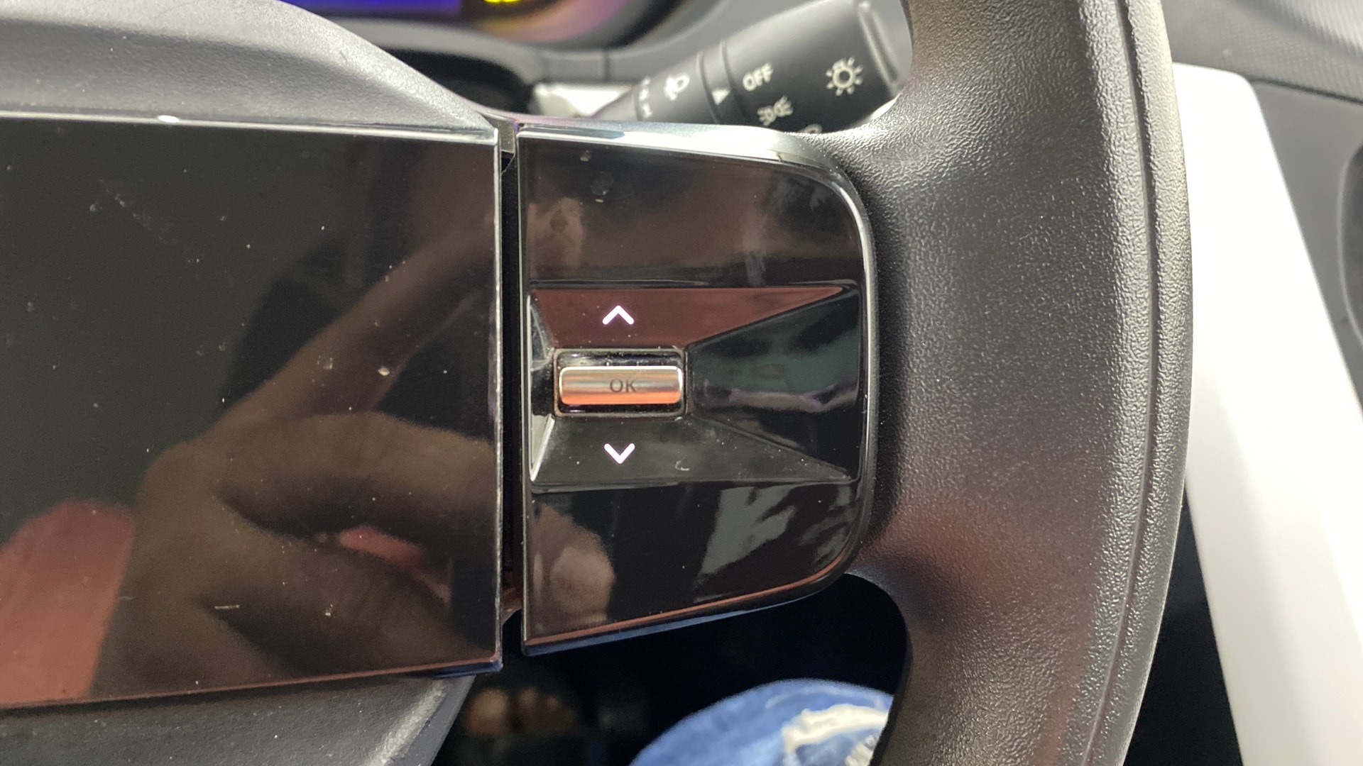 View 2023 Tata Nexon Revotron XE Image 3 Used 2023 Tata Nexon Revotron XE Image 3