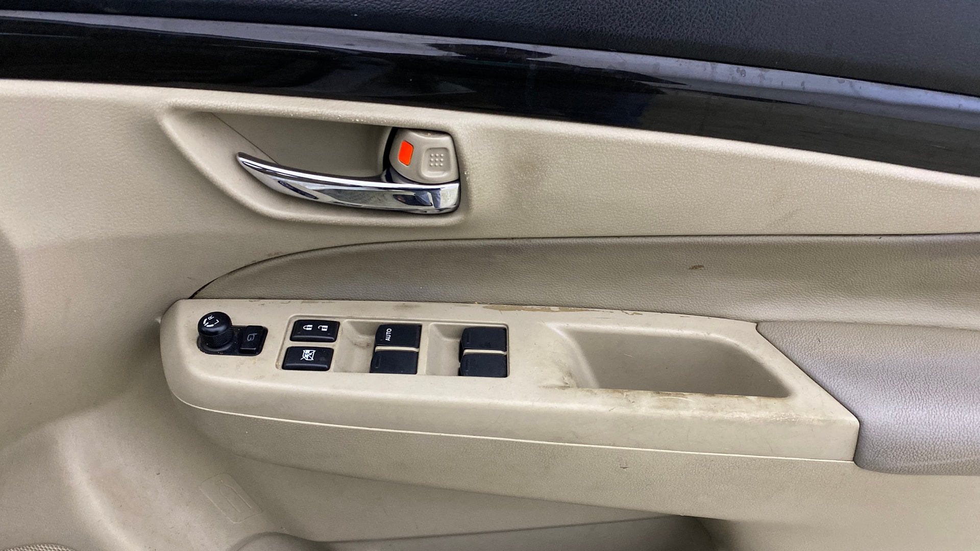 View 2016 Maruti Suzuki 1000 Base Variant Image 37 Used 2016 Maruti Suzuki 1000 Base Variant Image 37