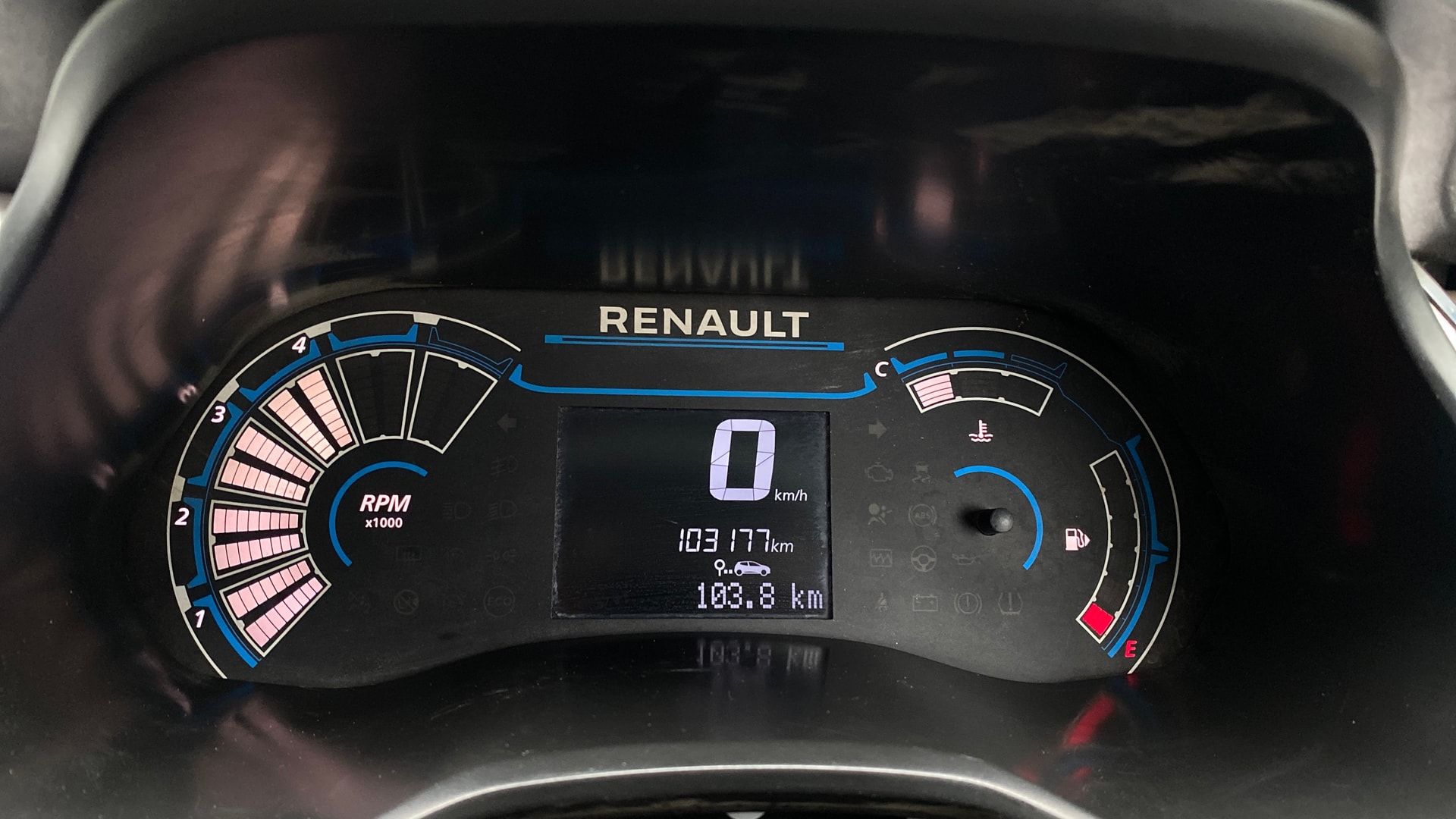 View 2020 Renault Triber RXZ Image 22 Used 2020 Renault Triber RXZ Image 22