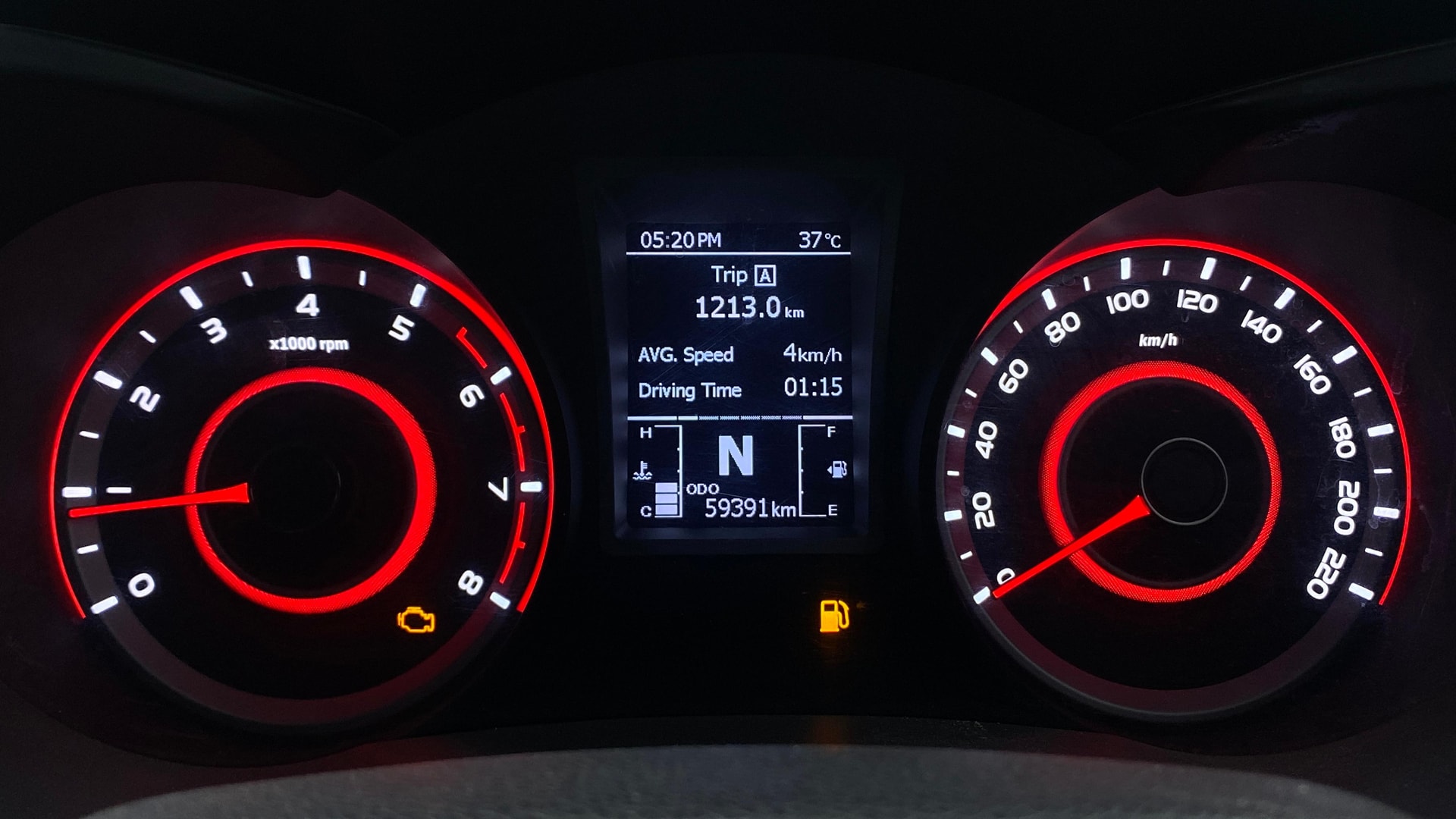 View 2019 Mahindra XUV300 W4 Petrol BS IV Image 36 Used 2019 Mahindra XUV300 W4 Petrol BS IV Image 36