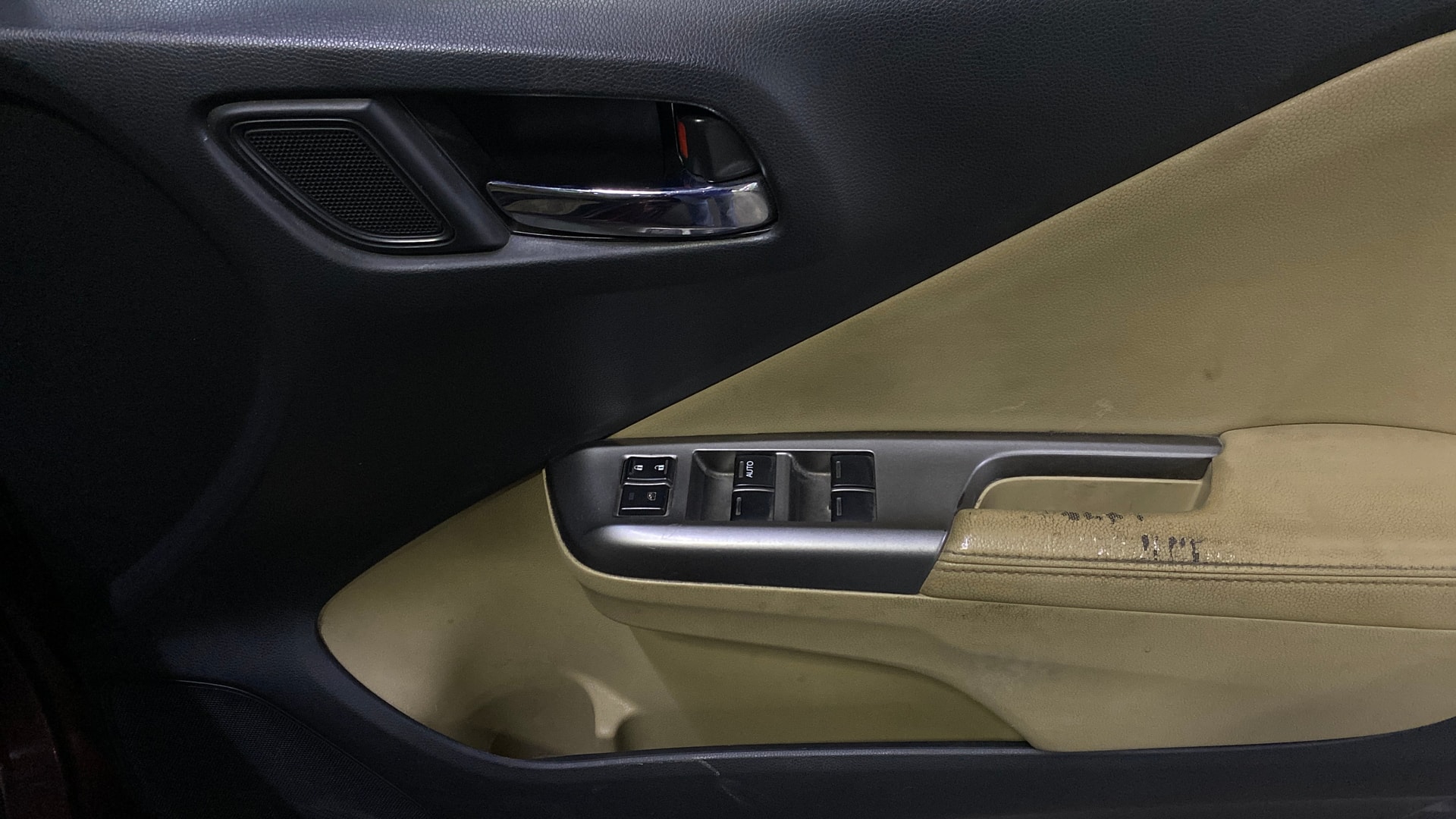 View 2016 Honda City ZX MT Diesel Anniversary Edition Image 39 Used 2016 Honda City ZX MT Diesel Anniversary Edition Image 39