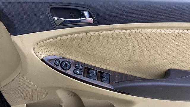 View Hyundai Fluidic Verna Image 37 Used Hyundai Fluidic Verna Image 37