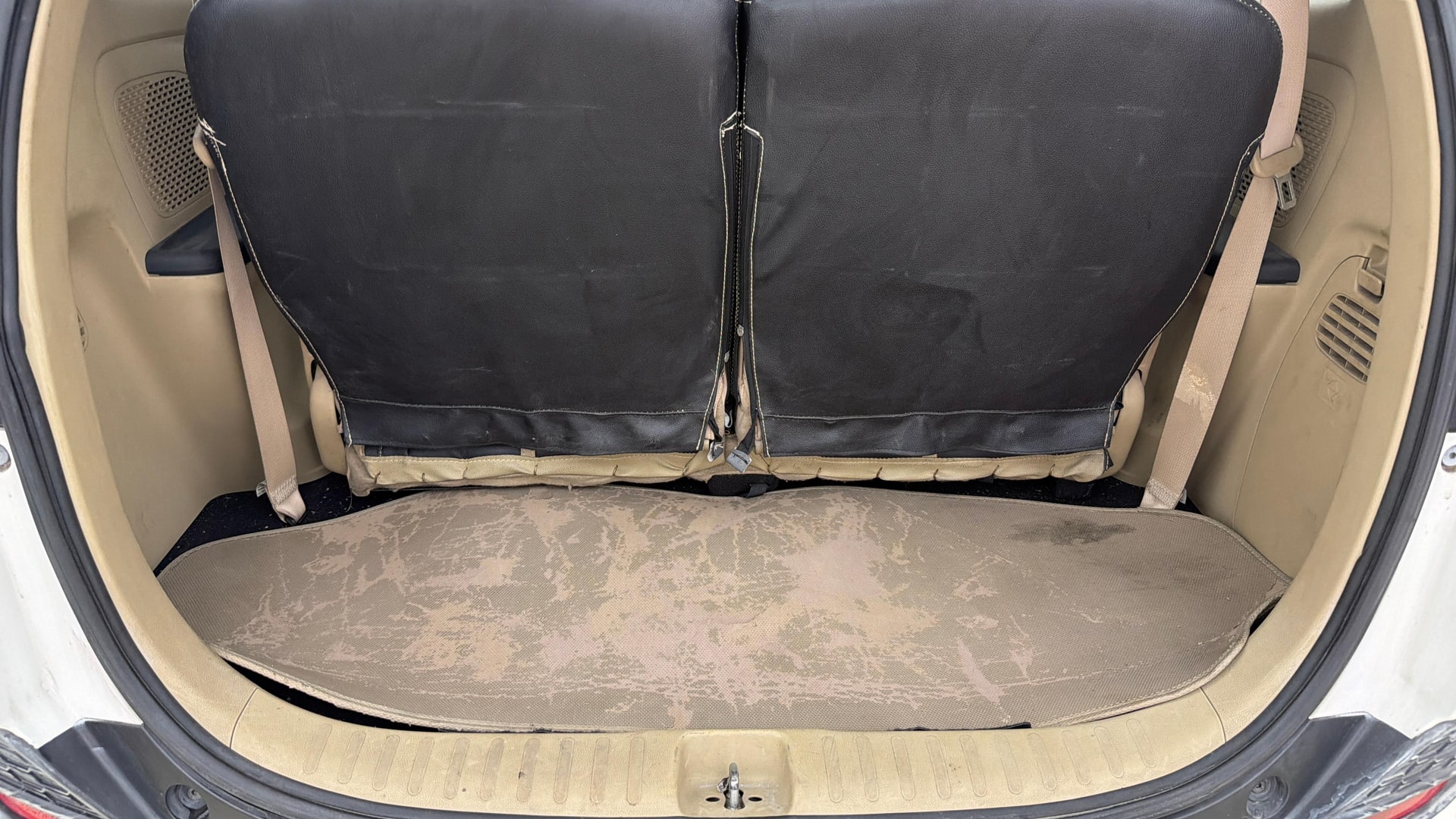 View 2014 Honda Mobilio E Diesel Image 10 Used 2014 Honda Mobilio E Diesel Image 10