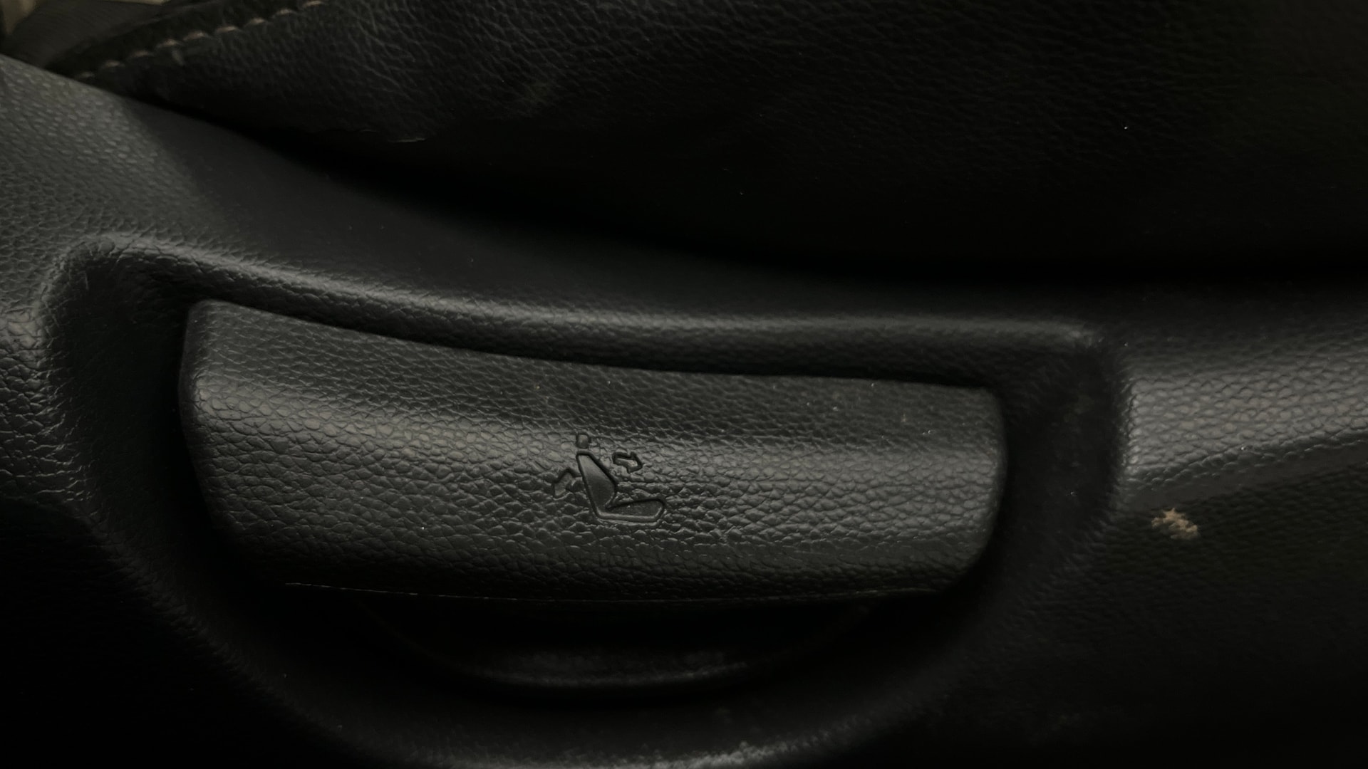 View 2016 Hyundai Grand i10 Sportz 1.2 Kappa Image 10 Used 2016 Hyundai Grand i10 Sportz 1.2 Kappa Image 10