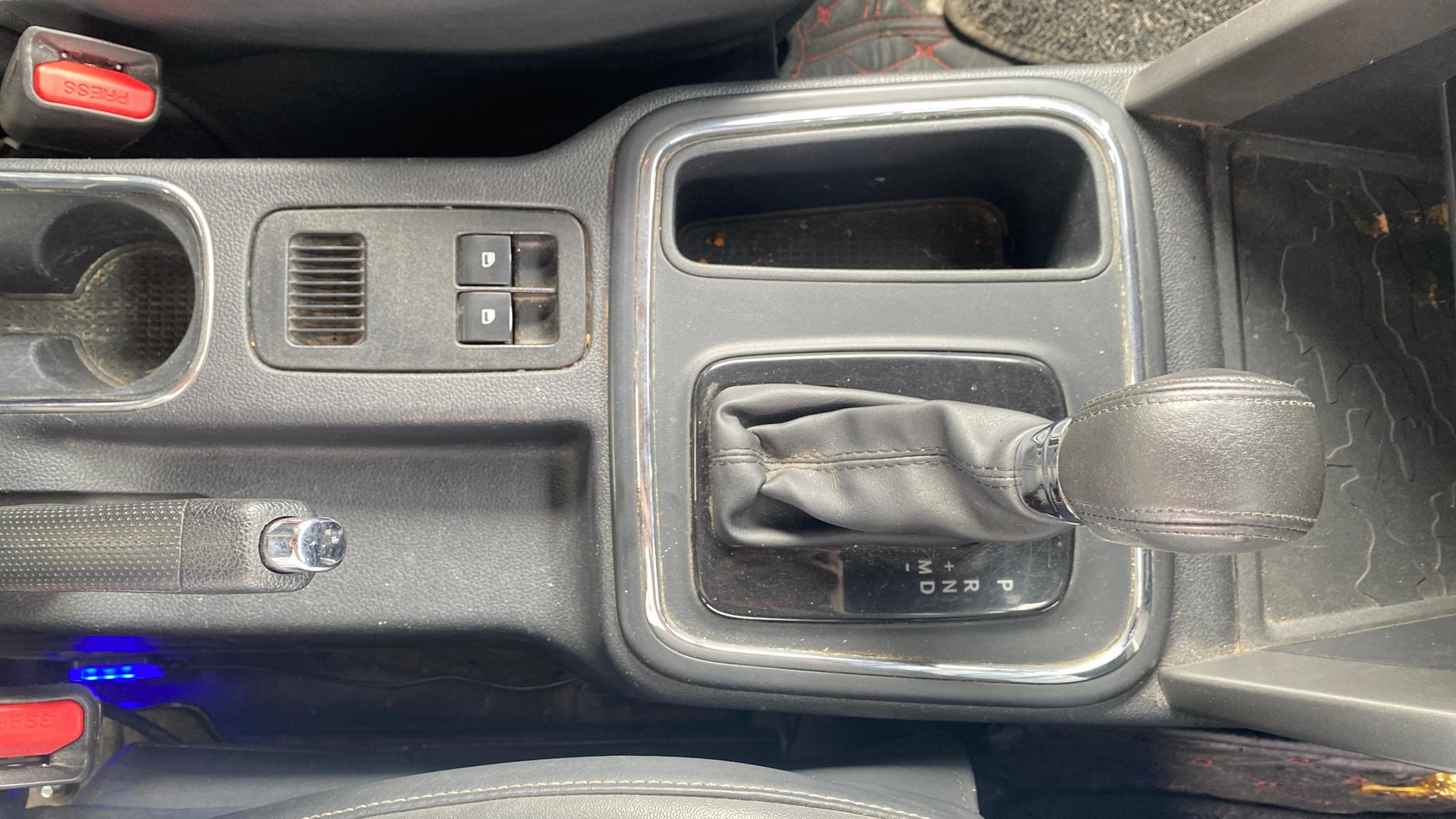 View 2023 Mahindra Thar AX Standard Manual Soft Top 6 Seater Image 36 Used 2023 Mahindra Thar AX Standard Manual Soft Top 6 Seater Image 36