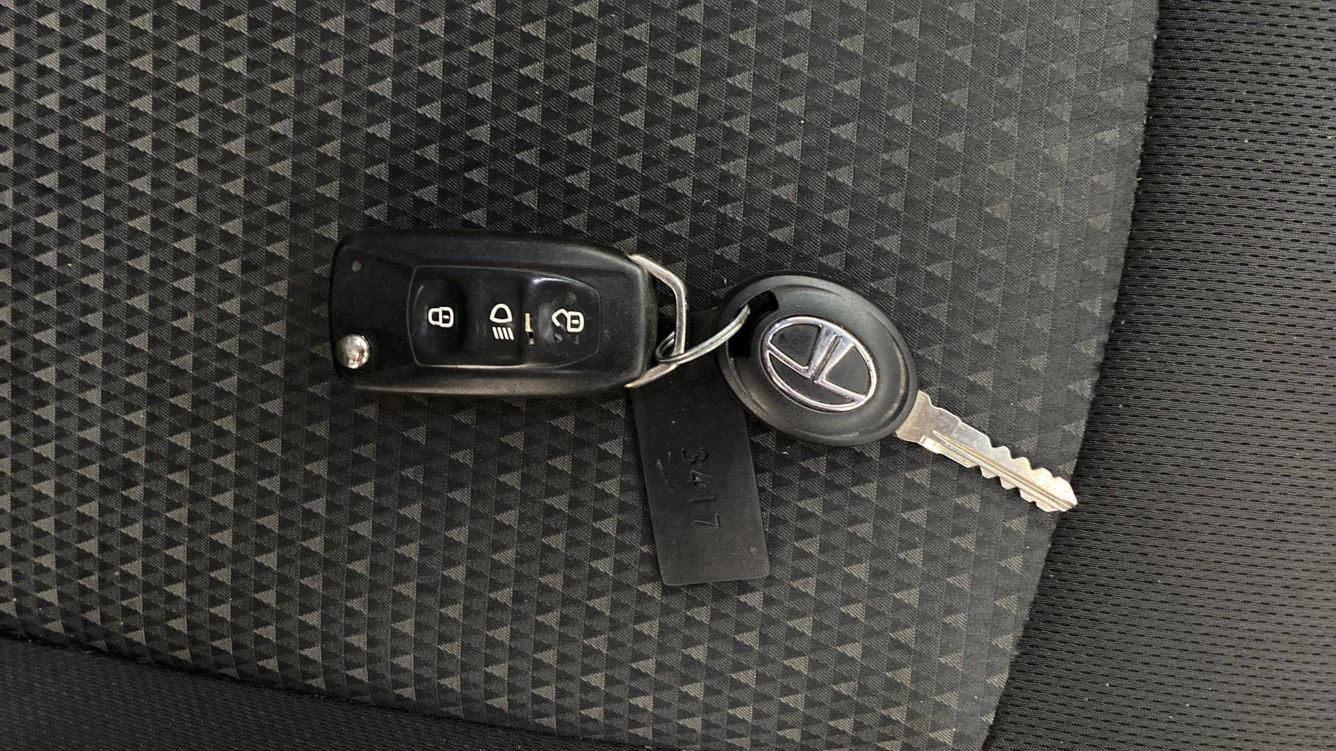 View 2018 Tata Tigor XT Petrol Image 26 Used 2018 Tata Tigor XT Petrol Image 26