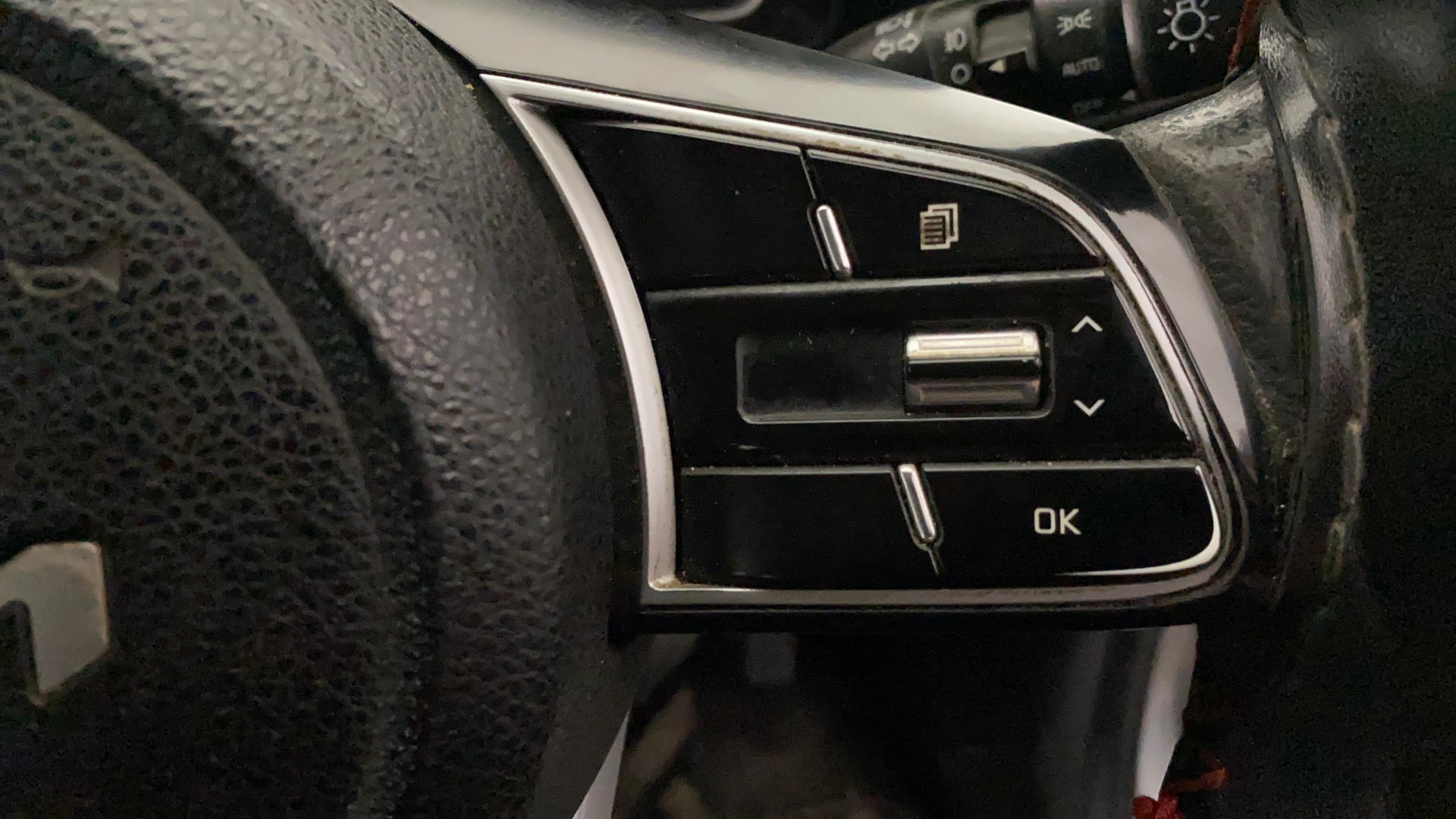 View 2021 Kia Sonet HTK Plus Petrol Image 3 Used 2021 Kia Sonet HTK Plus Petrol Image 3