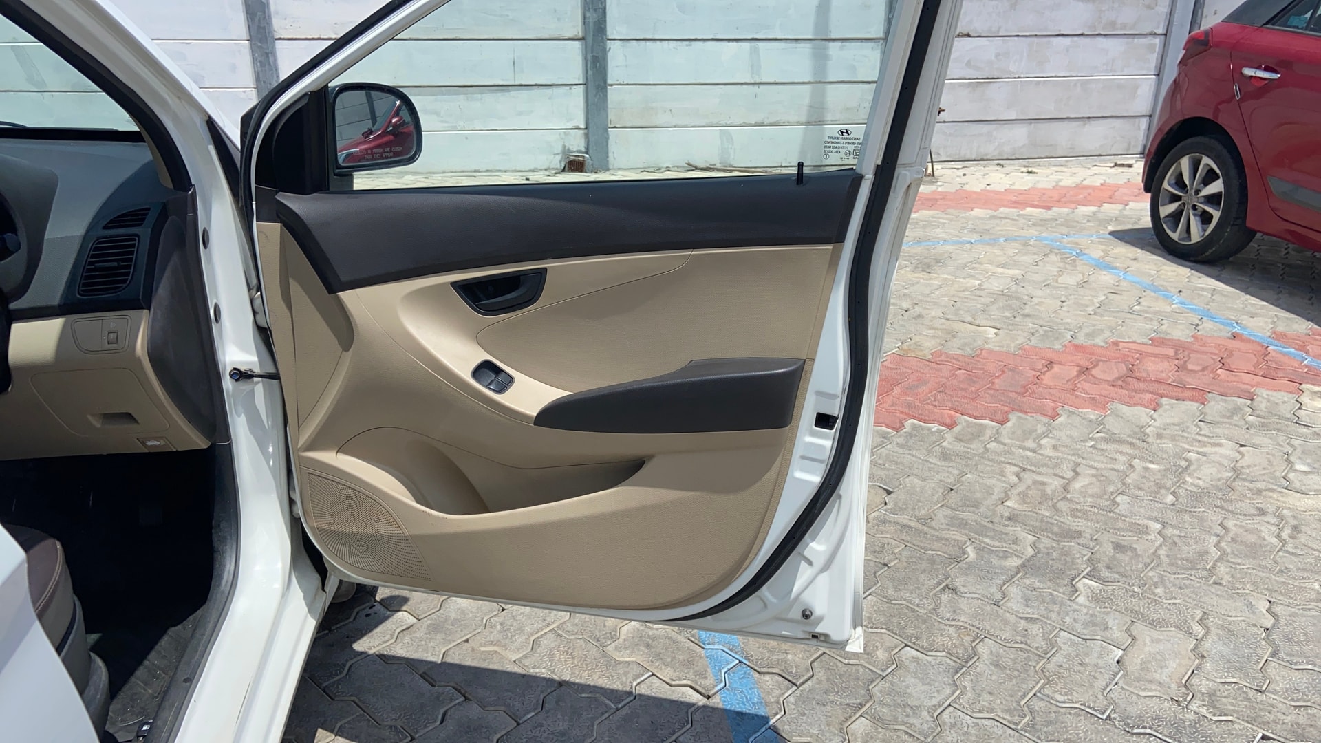 View 2018 Hyundai EON Era Plus Image 32 Used 2018 Hyundai EON Era Plus Image 32