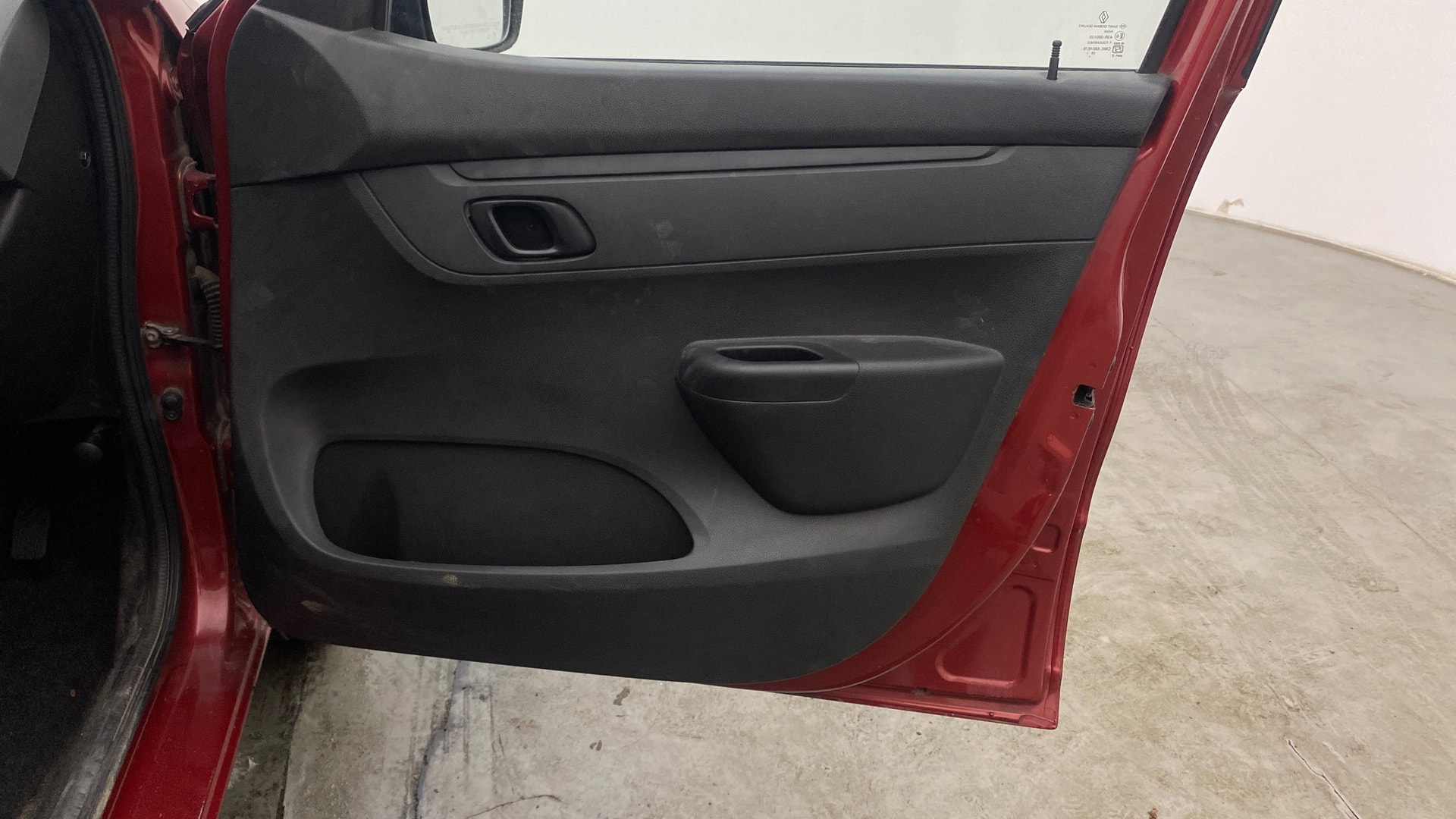 View 2017 Renault Kwid RXT 1.0 Image 32 Used 2017 Renault Kwid RXT 1.0 Image 32