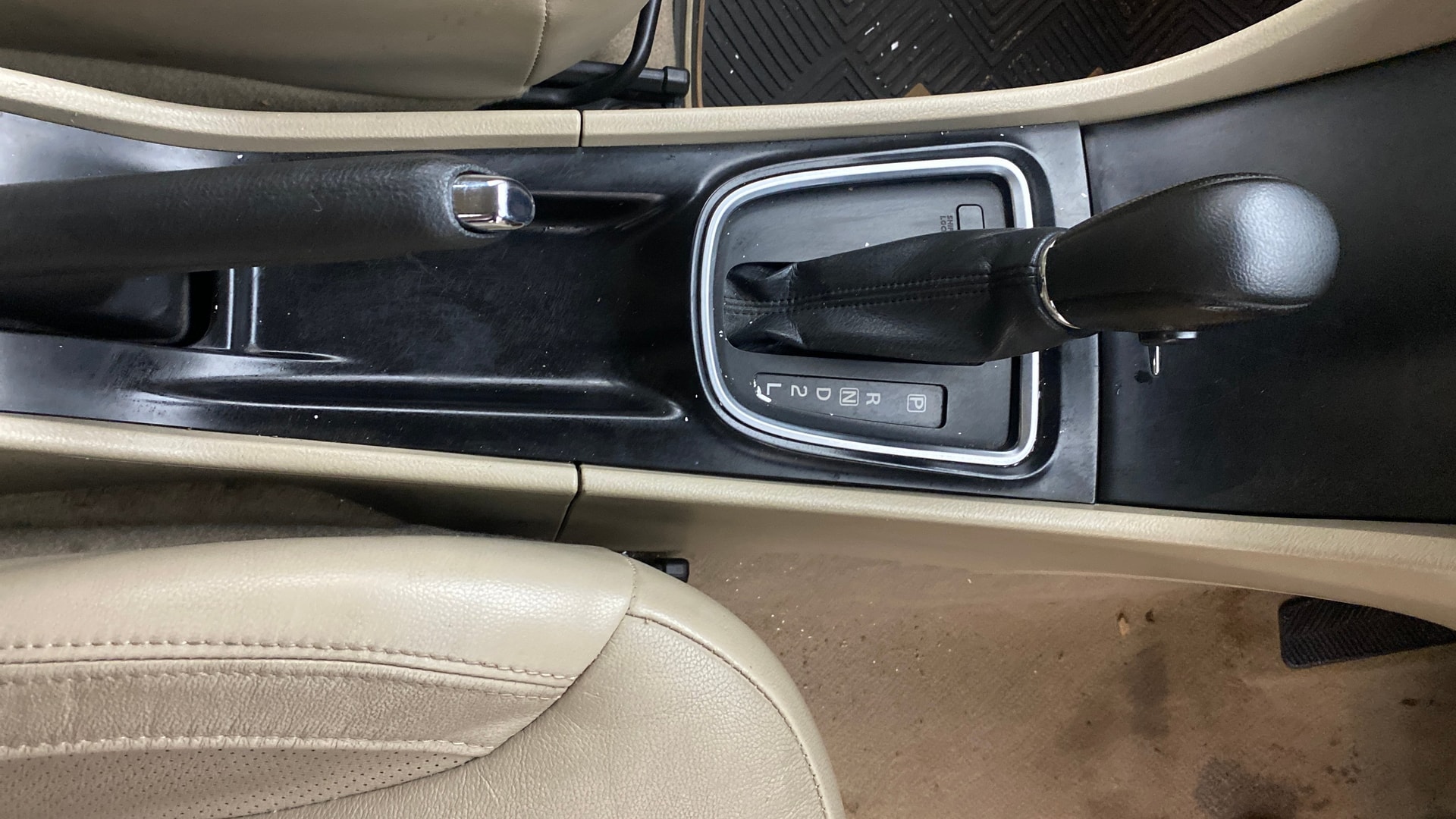 View 2017 Maruti Suzuki 1000 Base Variant Image 40 Used 2017 Maruti Suzuki 1000 Base Variant Image 40