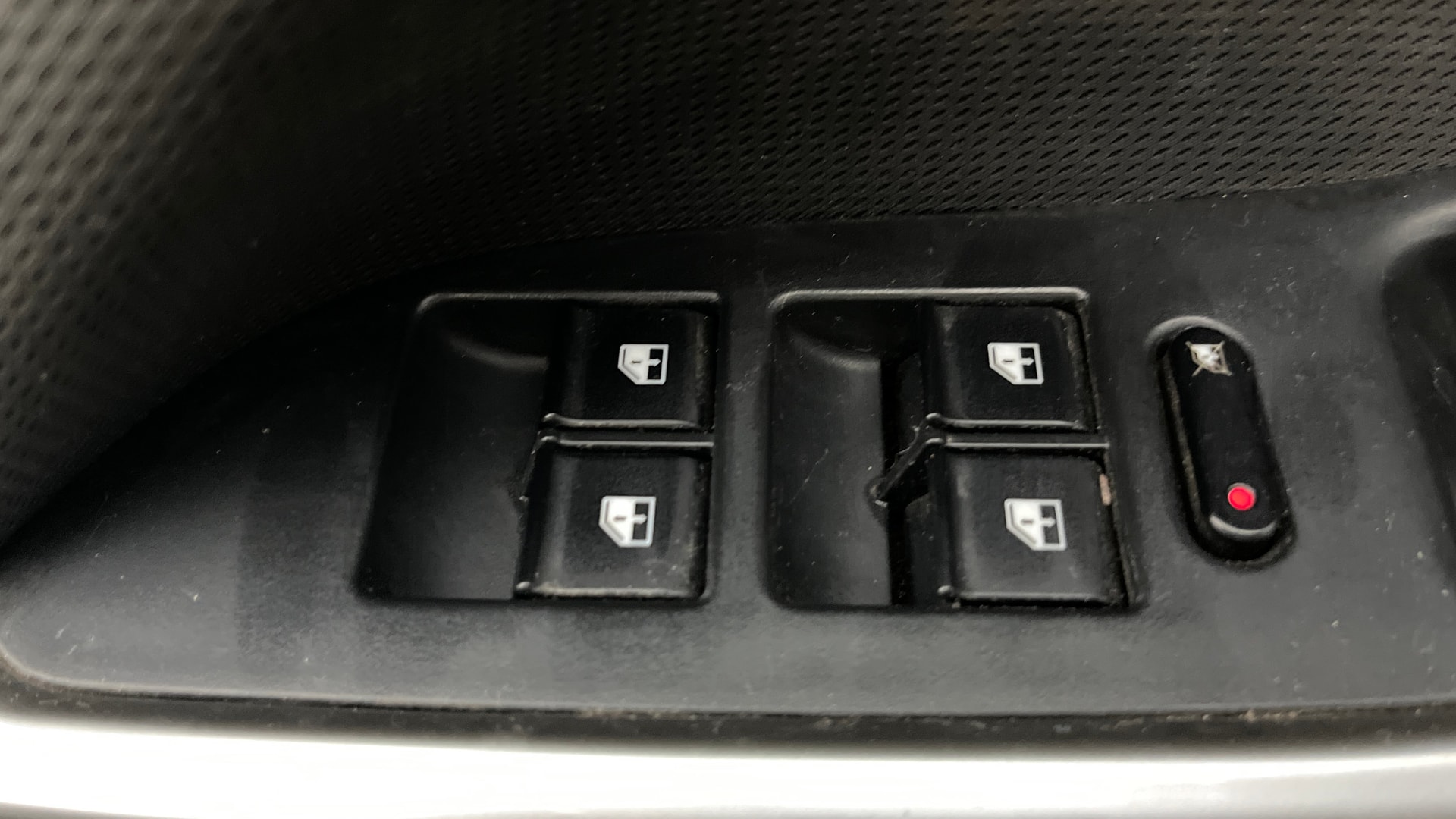 View 2018 Tata Nexon Revotron XE Image 38 Used 2018 Tata Nexon Revotron XE Image 38
