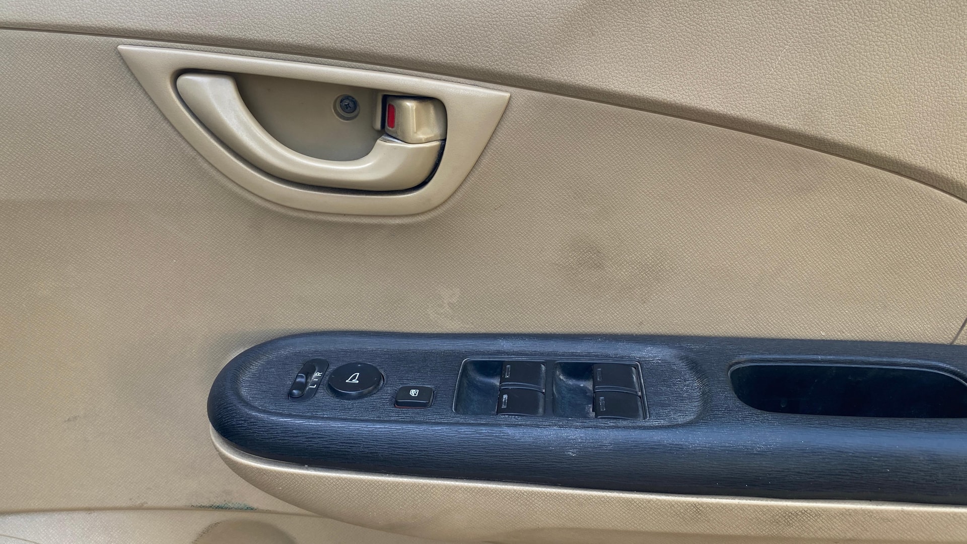 View 2014 Honda Amaze E MT Petrol BS IV Image 32 Used 2014 Honda Amaze E MT Petrol BS IV Image 32