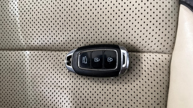 View Hyundai Verna Image 19 Used Hyundai Verna Image 19