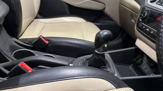 View Hyundai Verna Image 41 Used Hyundai Verna Image 41