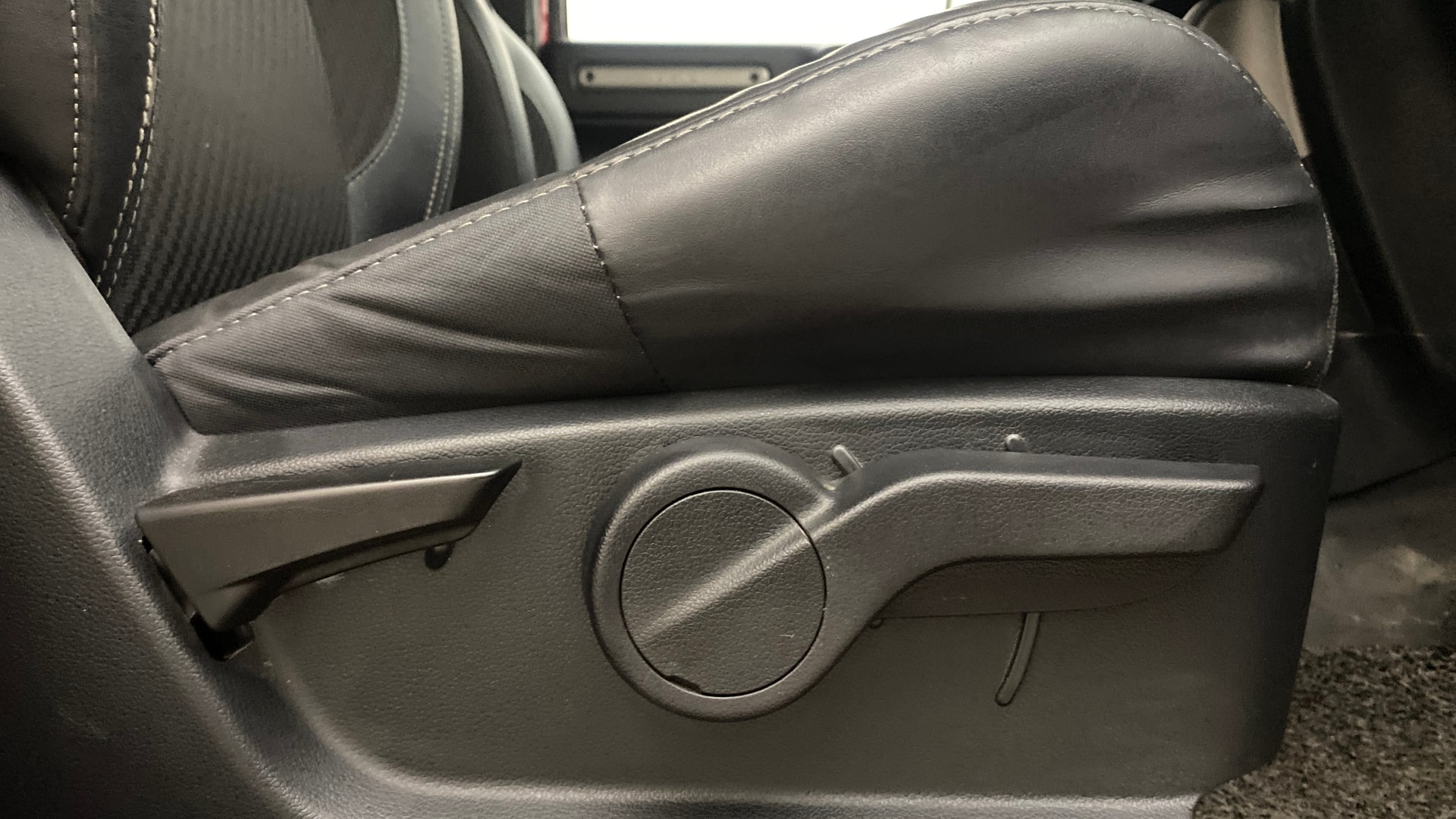 View 2021 Mahindra Thar AX Standard Manual Soft Top 6 Seater Image 19 Used 2021 Mahindra Thar AX Standard Manual Soft Top 6 Seater Image 19