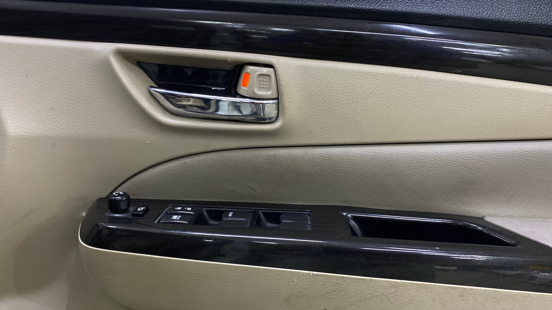 View 2015 Maruti Suzuki 1000 Base Variant Image 33 Used 2015 Maruti Suzuki 1000 Base Variant Image 33