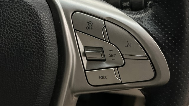 View Mahindra XUV300 Image 3 Used Mahindra XUV300 Image 3