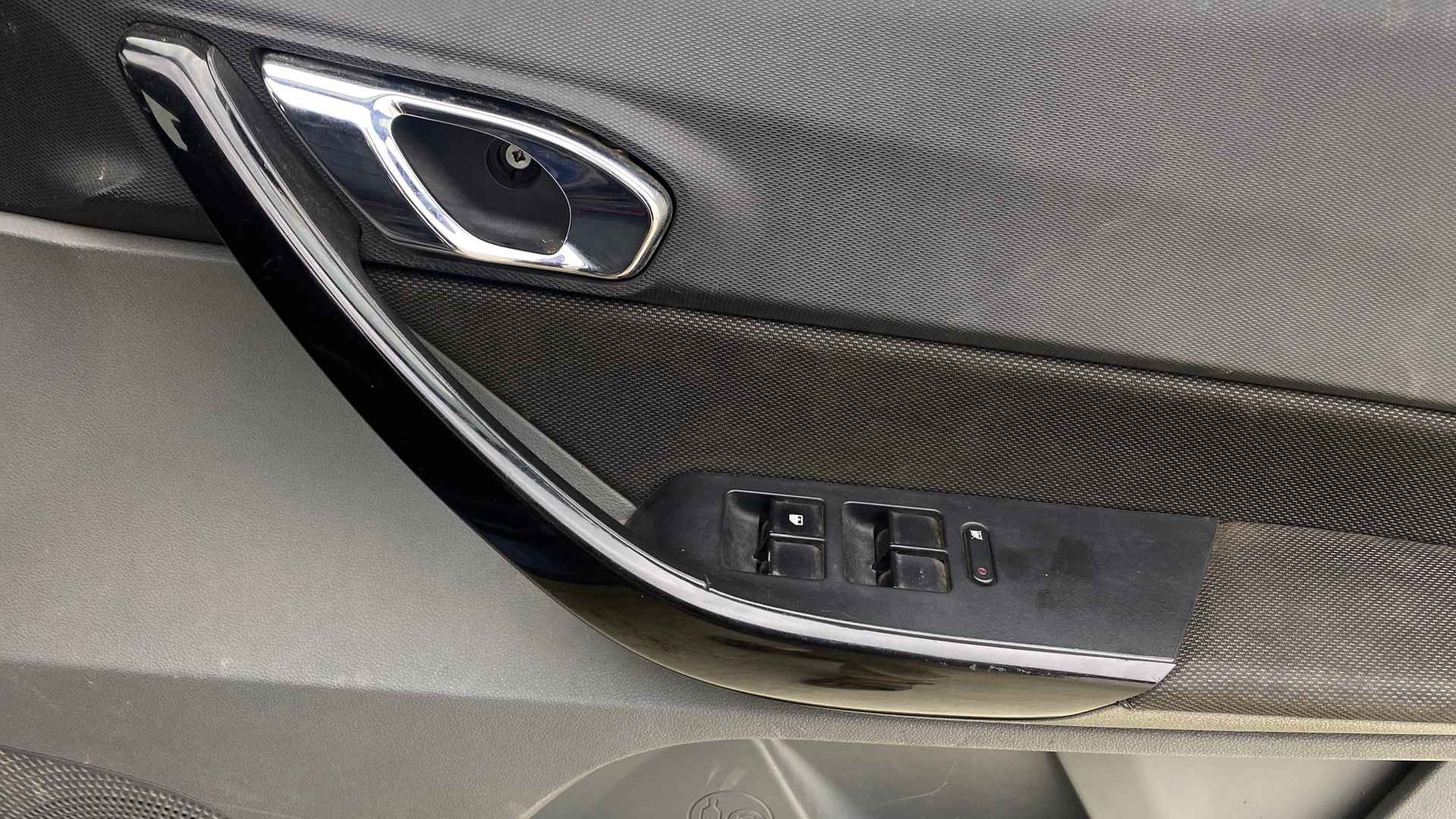 View 2019 Tata Tigor XE Diesel Image 33 Used 2019 Tata Tigor XE Diesel Image 33