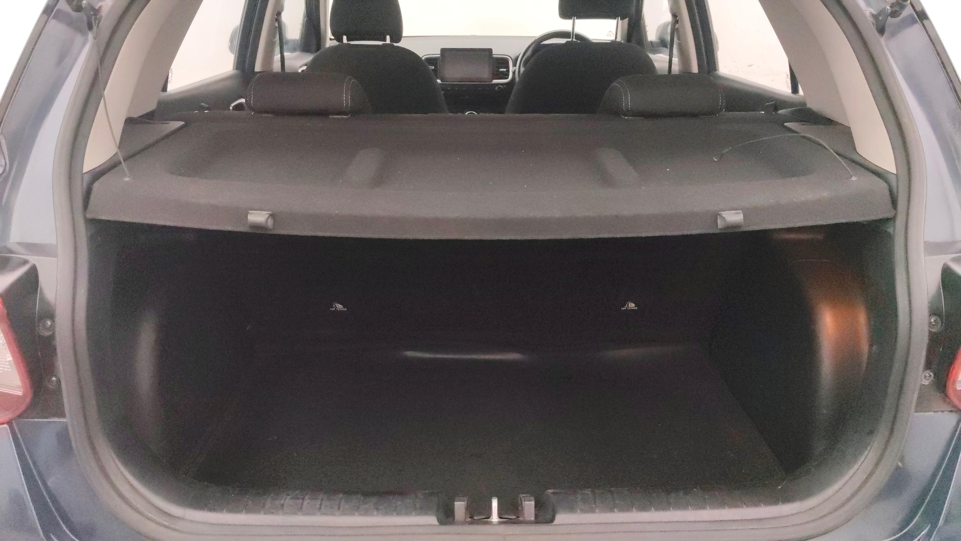 View 2019 Hyundai Venue SX Plus 1.0 Petrol AT Image 11 Used 2019 Hyundai Venue SX Plus 1.0 Petrol AT Image 11