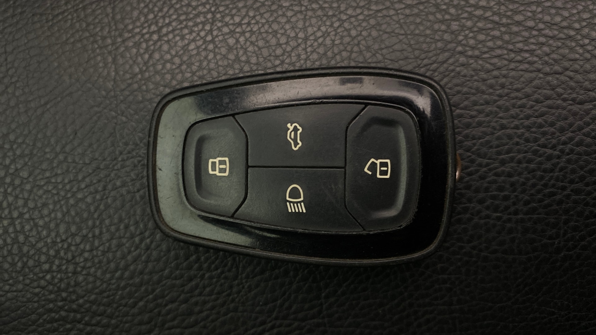 View 2018 Tata Nexon Revotron XE Image 27 Used 2018 Tata Nexon Revotron XE Image 27