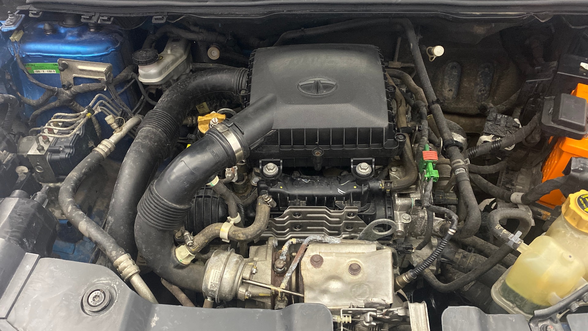 View 2018 Tata Nexon Revotron XE Image 3 Used 2018 Tata Nexon Revotron XE Image 3