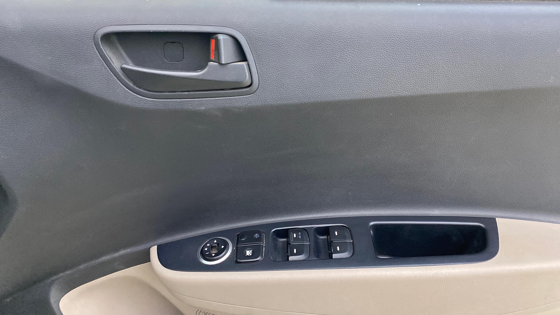 View 2015 Hyundai Grand i10 Magna 1.2 Kappa VTVT Image 32 Used 2015 Hyundai Grand i10 Magna 1.2 Kappa VTVT Image 32