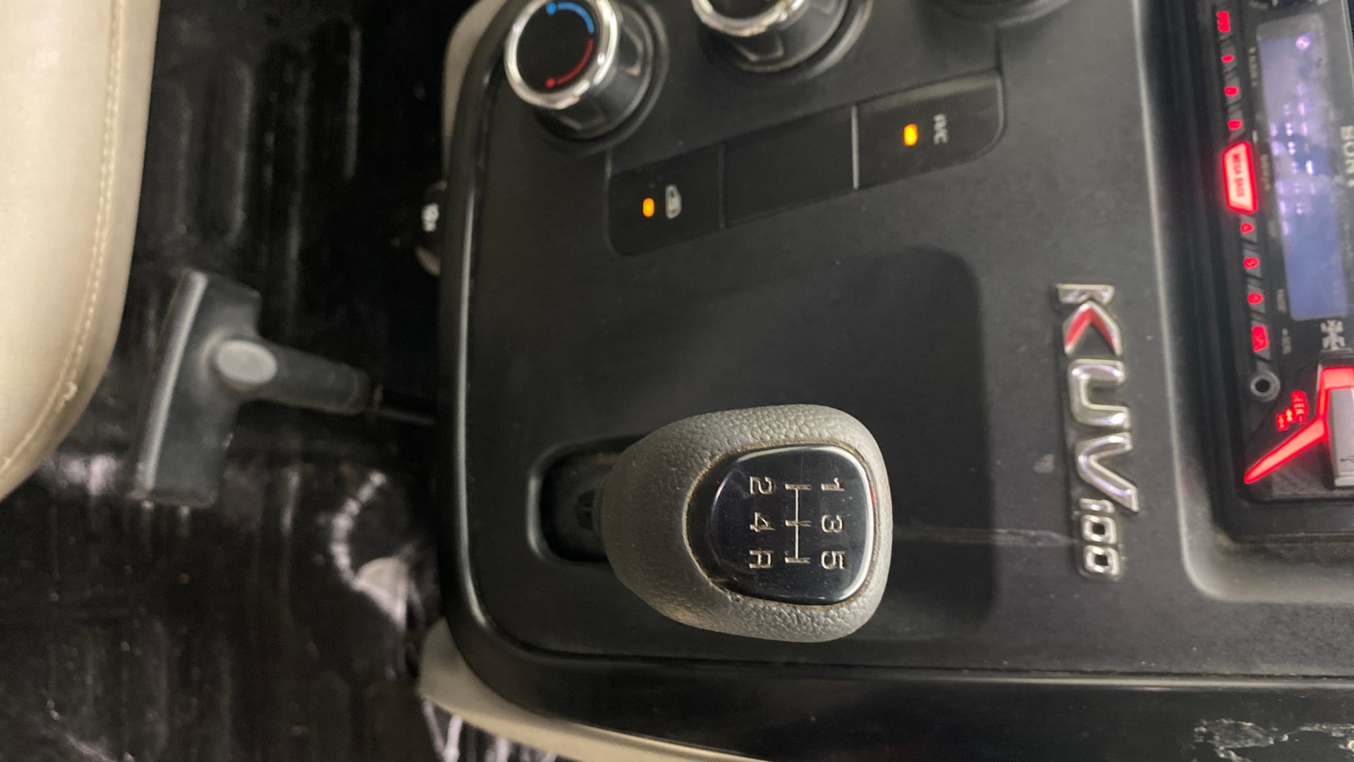 Used 2016 Mahindra KUV100 Used 2016 Mahindra KUV100