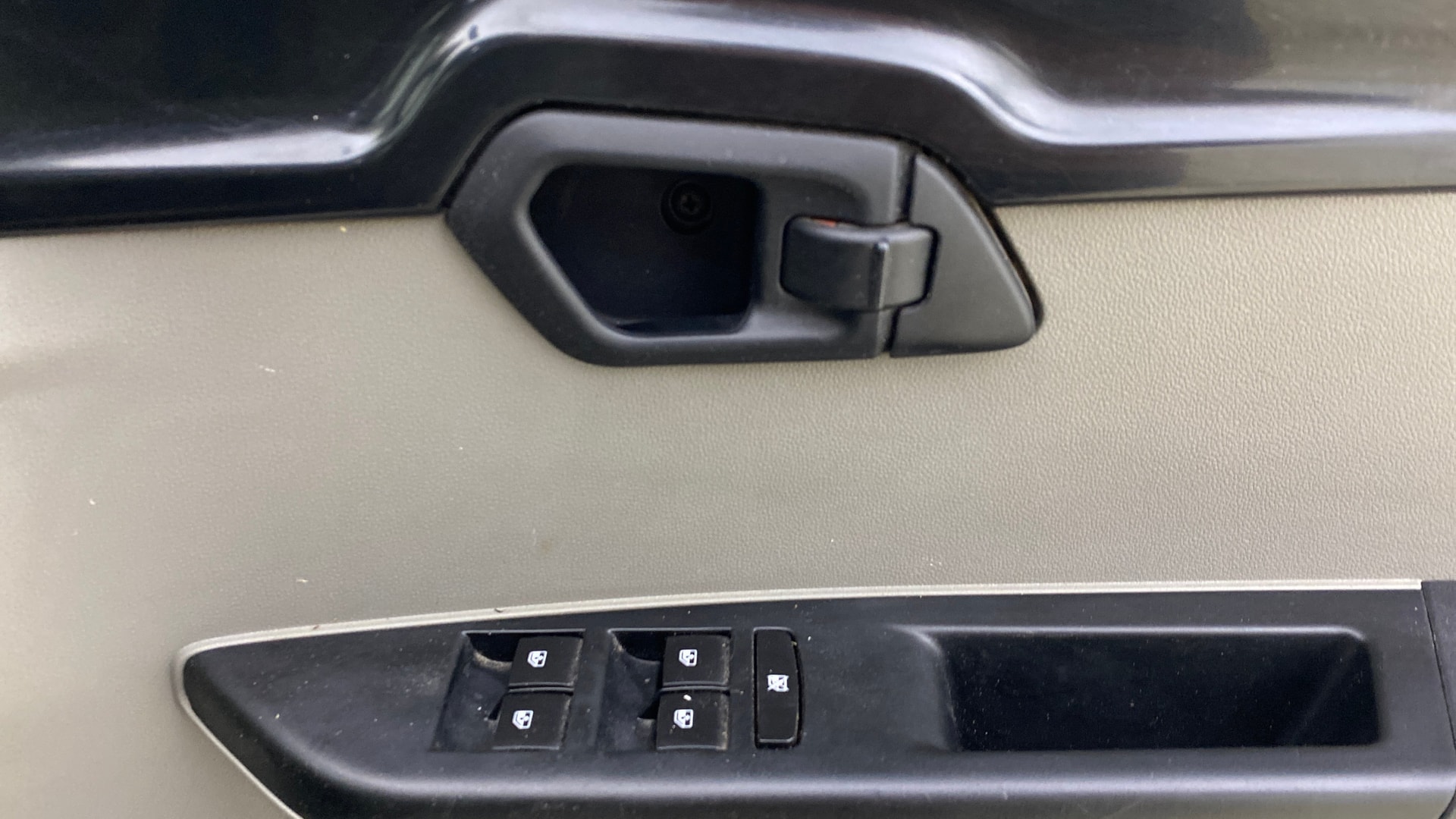 Used 2016 Mahindra KUV100 Used 2016 Mahindra KUV100