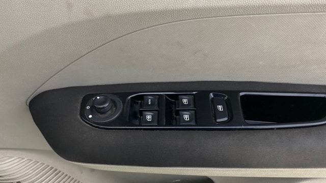 View Renault Triber Image 39 Used Renault Triber Image 39