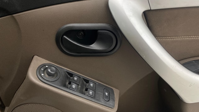 View Renault Duster Image 38 Used Renault Duster Image 38