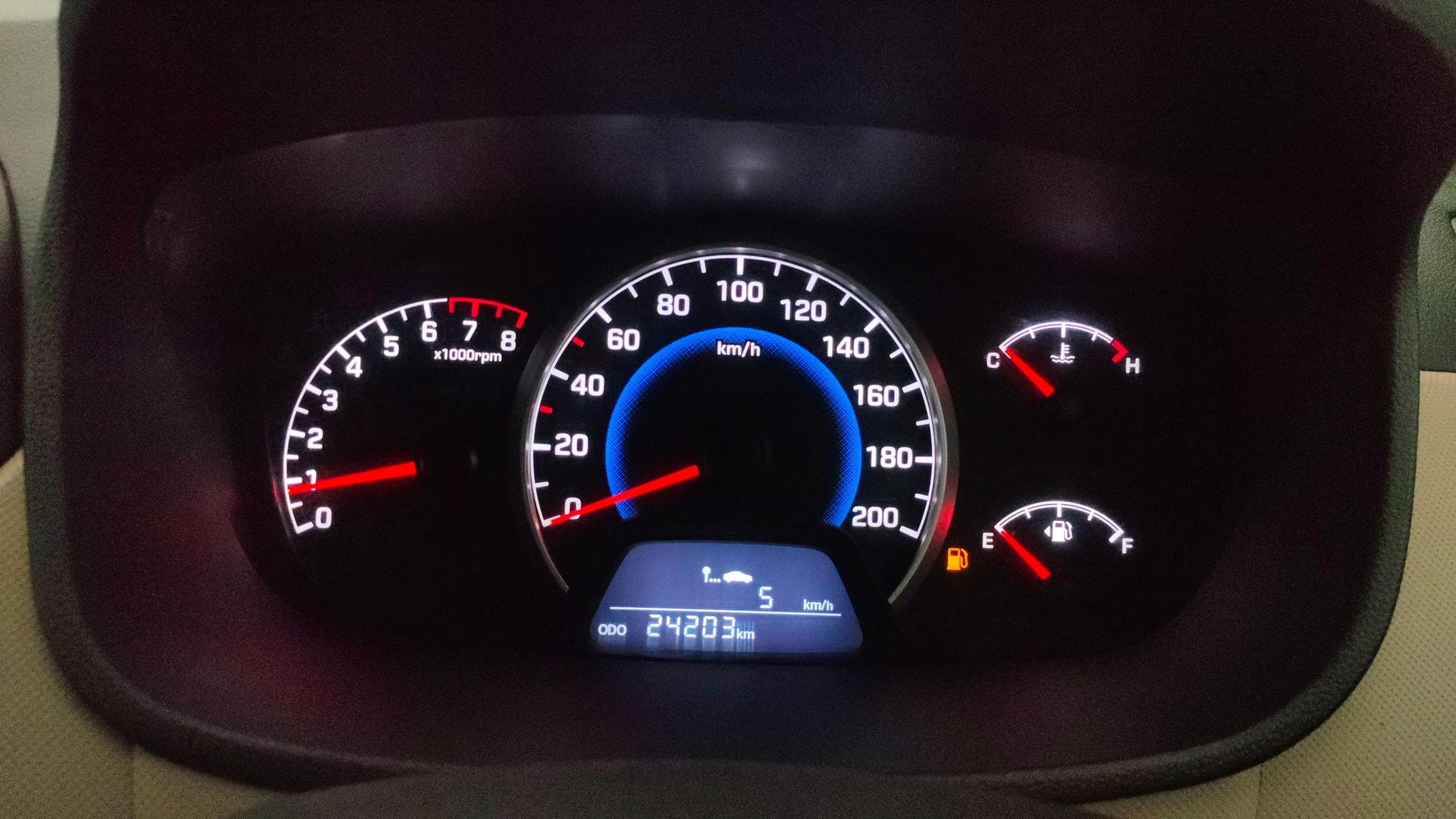 View 2018 Hyundai Grand i10 1.2 Sportz(O) Petrol Image 34 Used 2018 Hyundai Grand i10 1.2 Sportz(O) Petrol Image 34