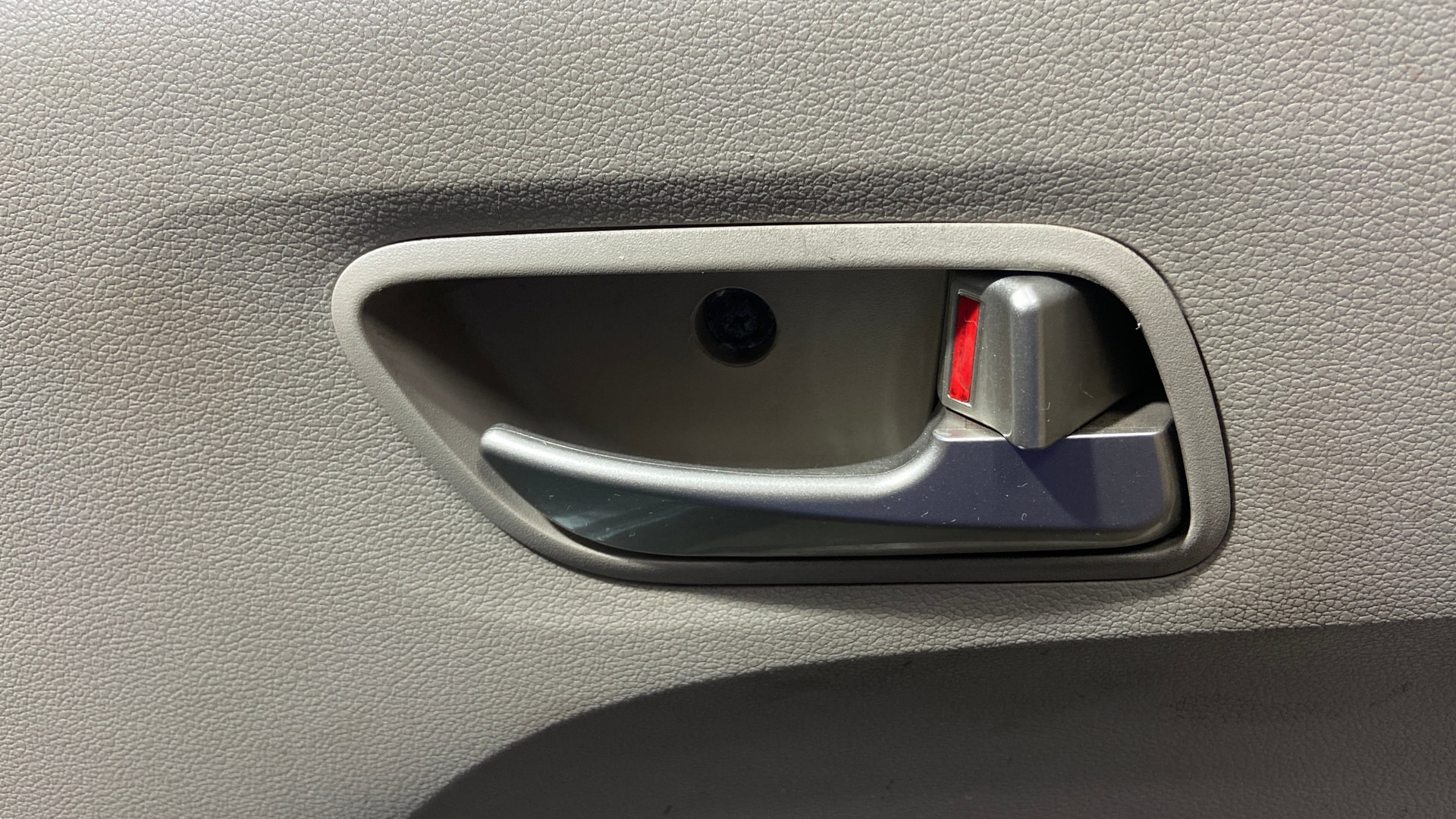 View 2018 Hyundai New Santro D-Lite Petrol Image 38 Used 2018 Hyundai New Santro D-Lite Petrol Image 38