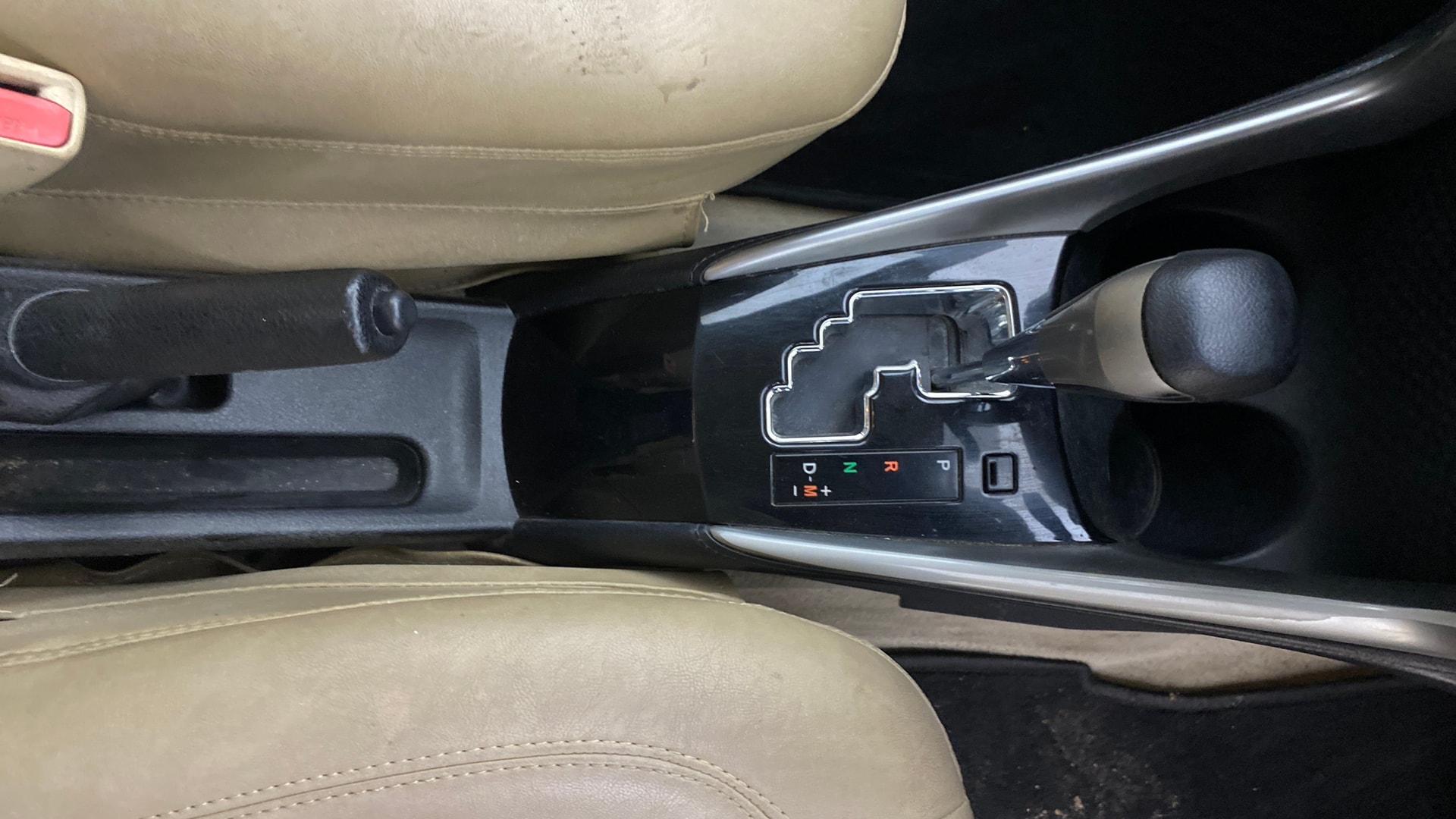 View 2019 Toyota Yaris V CVT Image 41 Used 2019 Toyota Yaris V CVT Image 41