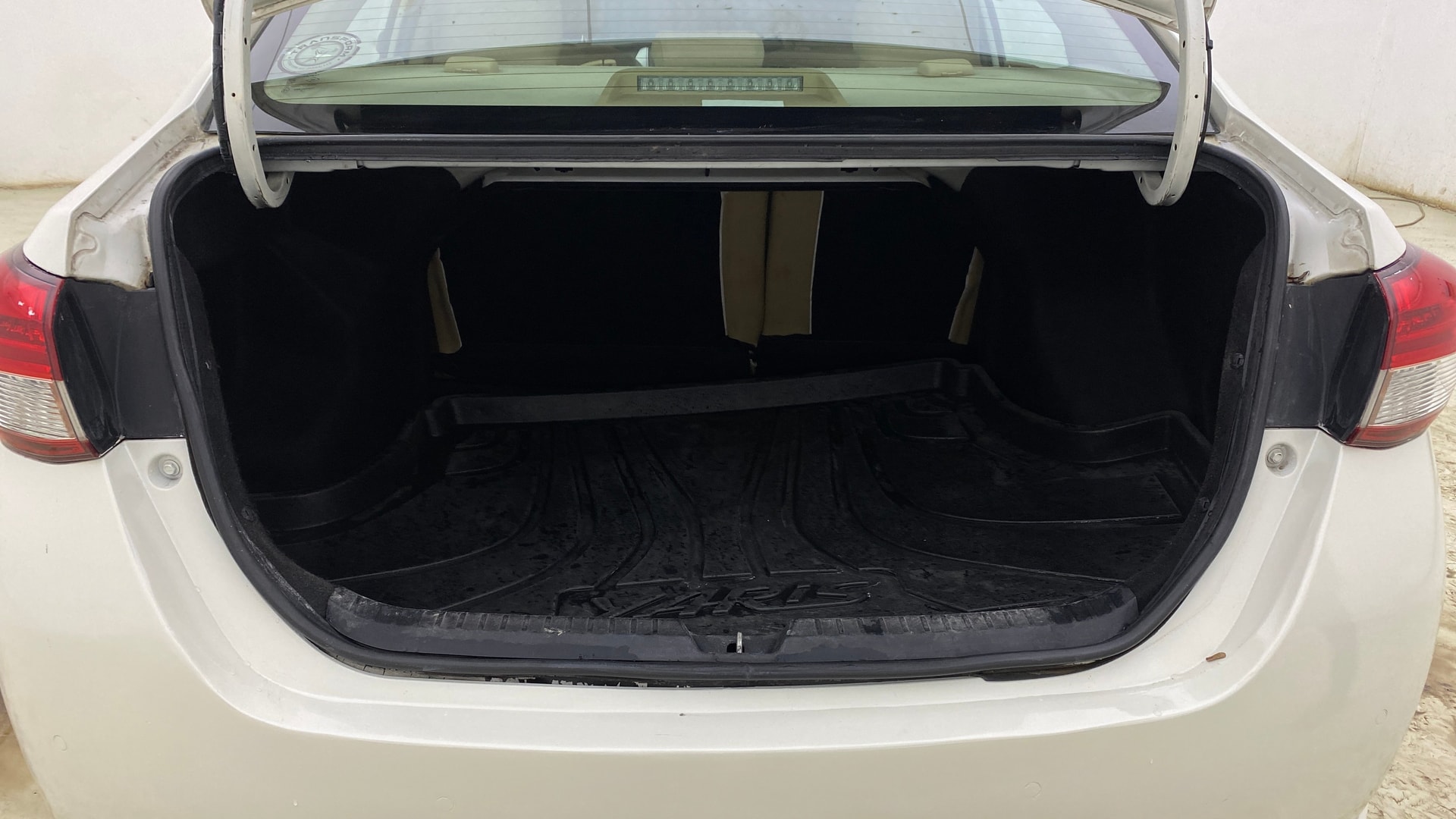 View 2019 Toyota Yaris V CVT Image 7 Used 2019 Toyota Yaris V CVT Image 7