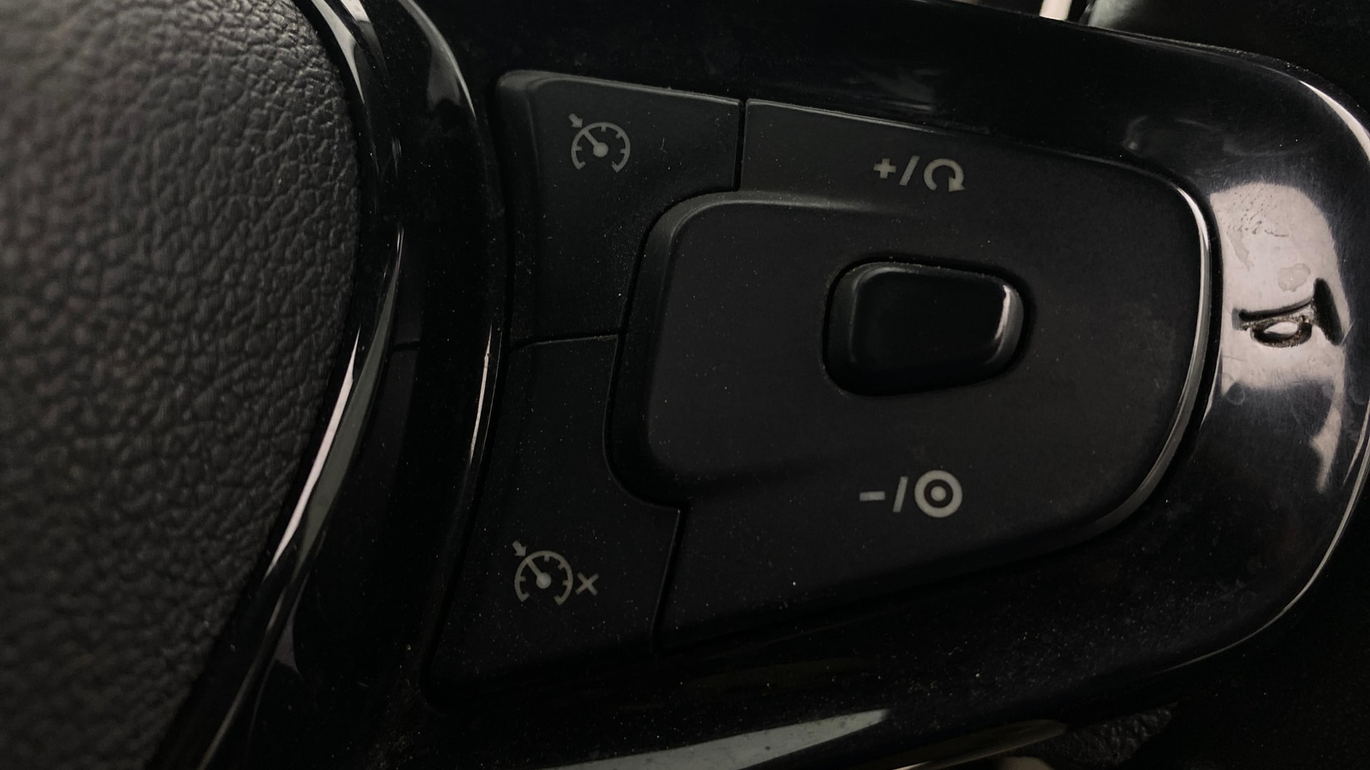 View 2022 Tata Nexon Revotron XE Image 3 Used 2022 Tata Nexon Revotron XE Image 3