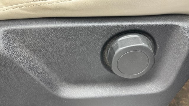 View Mahindra XUV700 Image 12 Used Mahindra XUV700 Image 12