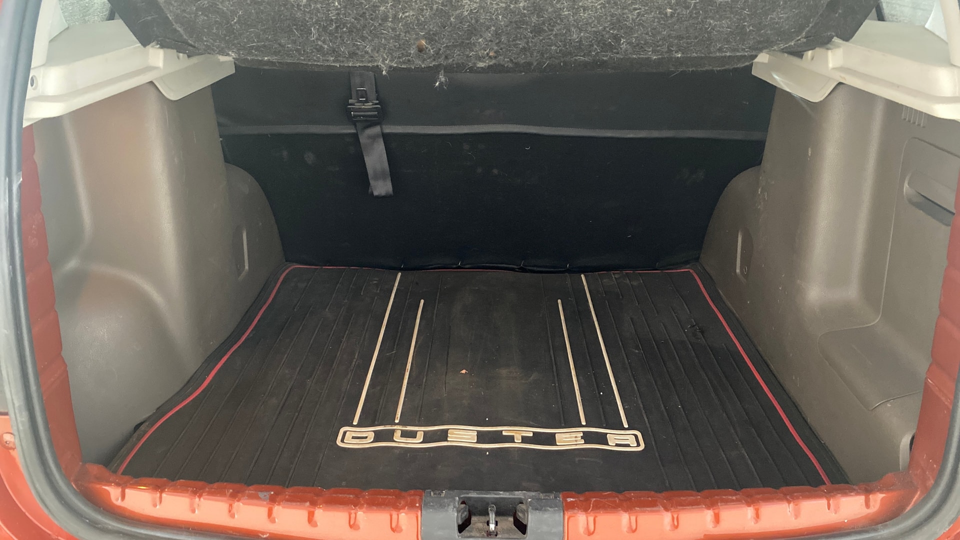 View 2019 Renault Duster Diesel 110PS RXZ AMT Image 10 Used 2019 Renault Duster Diesel 110PS RXZ AMT Image 10