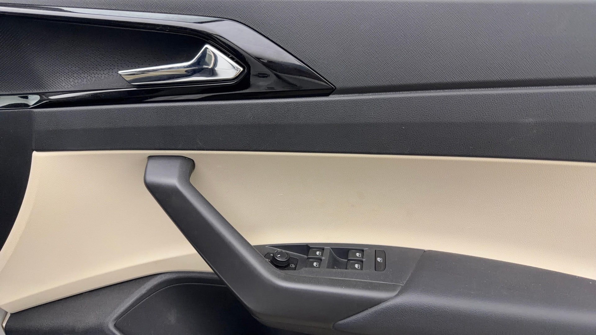 View 2024 Skoda Slavia Style 1.5 TSI DSG Image 39 Used 2024 Skoda Slavia Style 1.5 TSI DSG Image 39