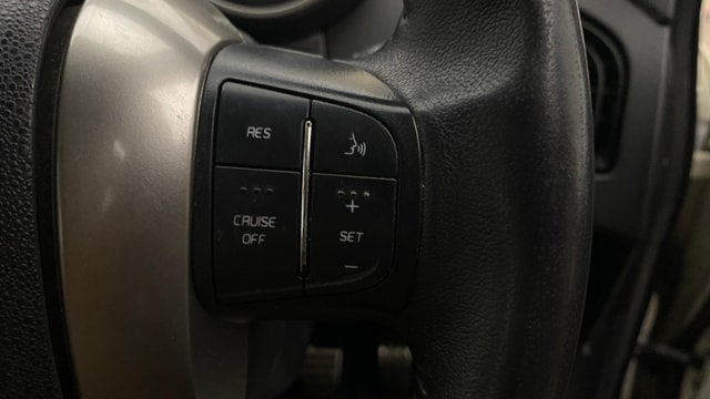 View Mahindra XUV500 Image 3 Used Mahindra XUV500 Image 3