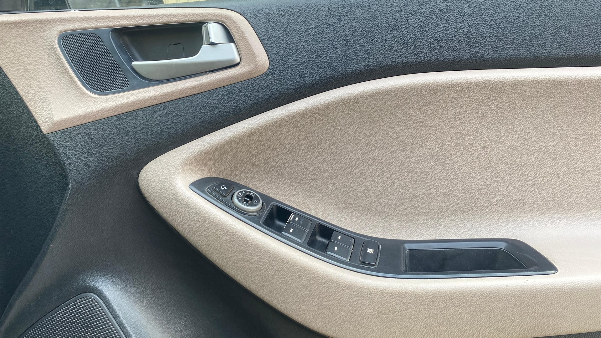 View 2020 Hyundai Elite i20 1.2 Sportz Plus Petrol Image 33 Used 2020 Hyundai Elite i20 1.2 Sportz Plus Petrol Image 33