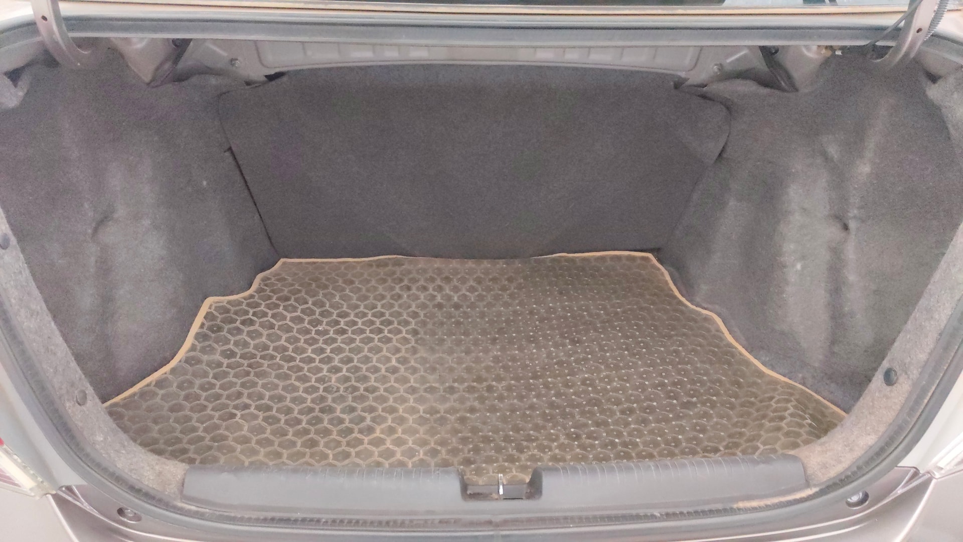 View 2014 Honda Amaze E MT Petrol BS IV Image 10 Used 2014 Honda Amaze E MT Petrol BS IV Image 10