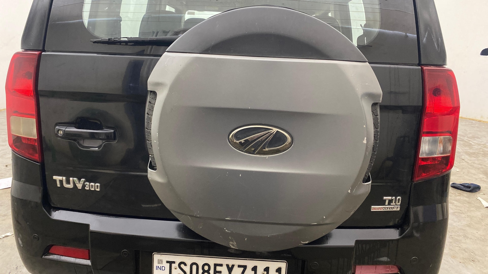 View 2018 Mahindra TUV300 T10 100HP AMT Image 25 Used 2018 Mahindra TUV300 T10 100HP AMT Image 25